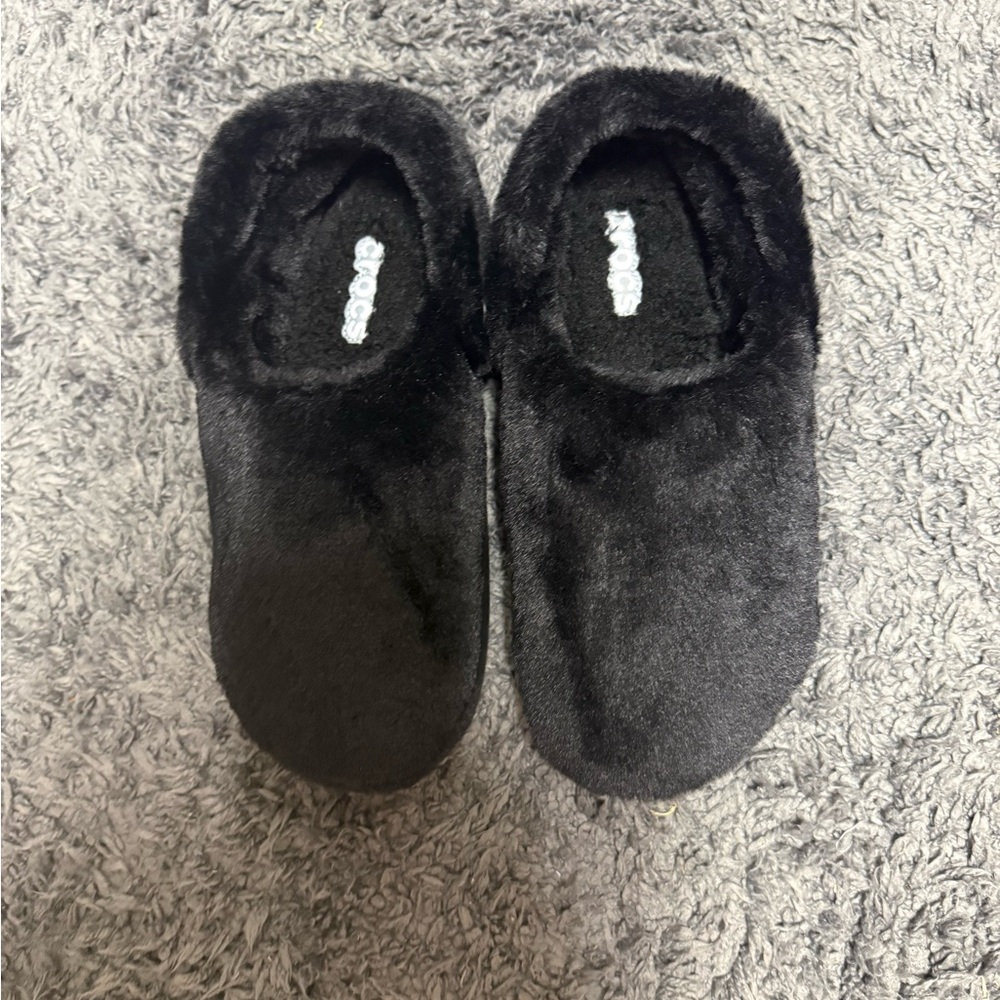 Women’s size 9 CROCS Black Plush Slippers